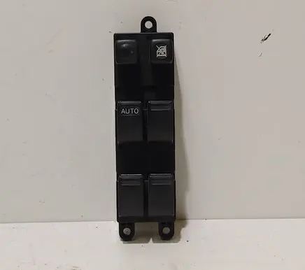 Nissan Primera Electric window control switch 25401AV640 C8DD702N 0882N1