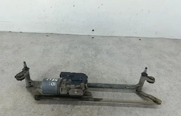 Skoda Octavia Mk2 (1Z) Front wiper linkage 