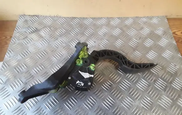 Hyundai Santa Fe Accelerator throttle pedal 327262B100