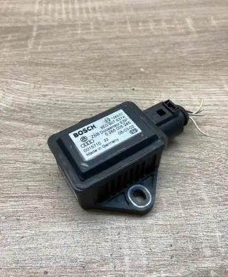 Volkswagen Phaeton ESP acceleration yaw rate sensor 8E0907637A 0265005245