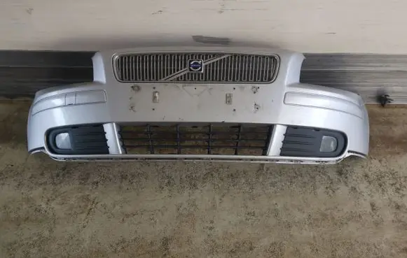 Volvo V50 Front bumper 30657005 30655885 30655884