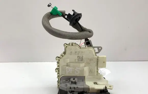 Audi Q3 8U Rear door lock 8K0839016G