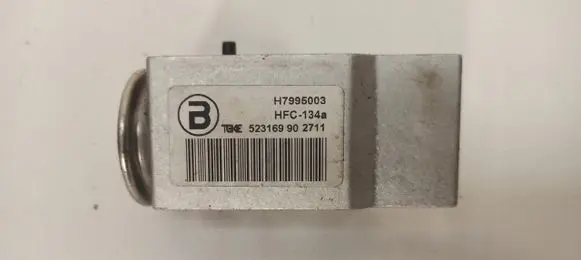 Audi A4 S4 B8 8K Air conditioning (A/C) expansion valve H7995003