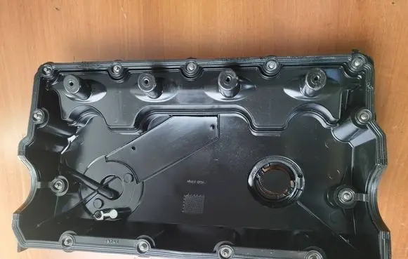 Volkswagen Golf IV Rocker cam cover 