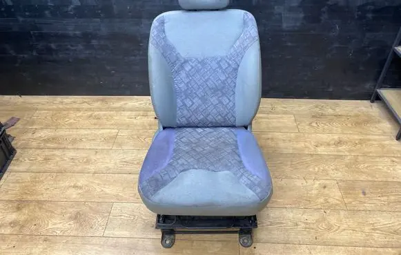 Opel Vivaro Front driver seat