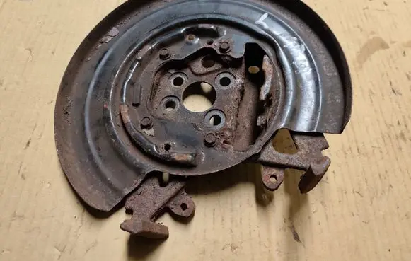 Chrysler PT Cruiser Rear brake disc plate dust cover 13471202