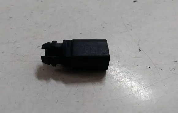 Audi A6 S6 C5 4B Outside/exterior temperature sensor 8Z0820535