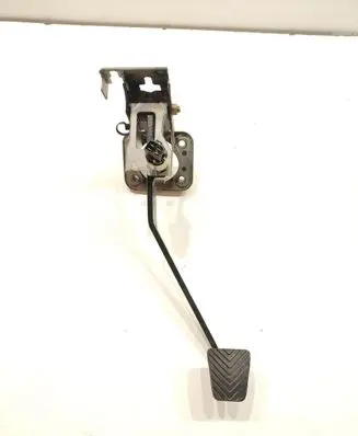 KIA Sorento Brake pedal