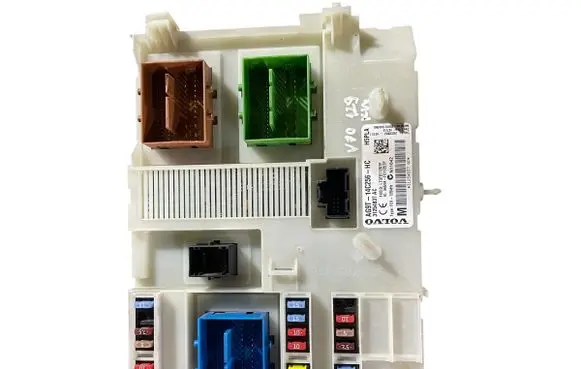 Volvo V70 Fuse module 31254837AC AG9T14C256HC 3659AF01125TP