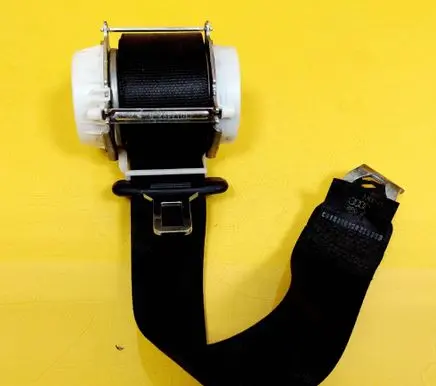 Audi A3 S3 8P Rear seatbelt 040494