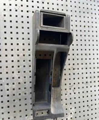 BMW 3 E46 Center console 8213680