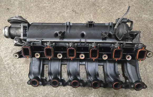 BMW 5 E39 Intake manifold 7789247 7789287 7789329