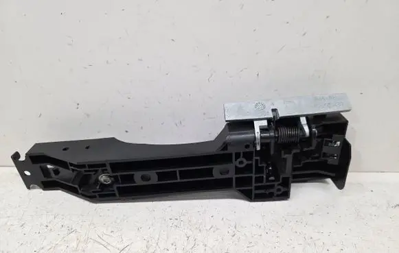 Nissan Qashqai J12 Rear door exterior handle/bracket 826106UA0A