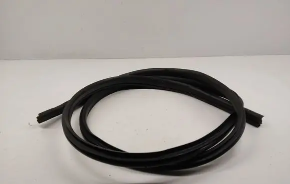 Dodge Nitro Front door rubber seal 