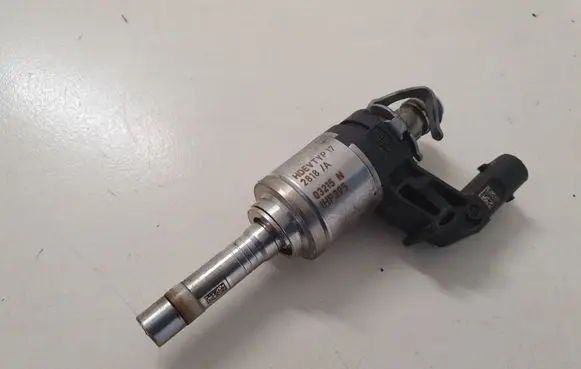 Audi Q2 - Fuel injector 04E906036AL
