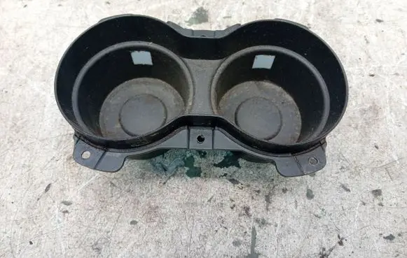 Chrysler 300 - 300C Cup holder front 10721071153 1168930DX9AC 3059NJ0F2TG