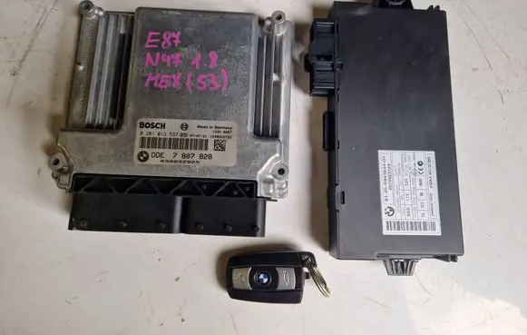 BMW 1 E81 E87 Engine ECU kit and lock set 7807828 0281013537