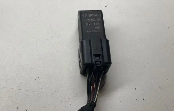 Audi Q7 4M Other relay 0281003160