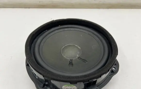 Audi A3 S3 8V Front door speaker 8V0035415E