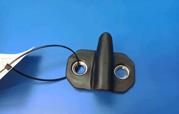 Mercedes-Benz CLS C219 Rear door lock loop/hook striker A2037200004