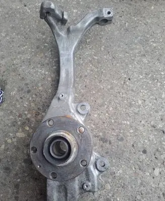 Audi A8 S8 D3 4E Front wheel hub spindle knuckle 4E0257M