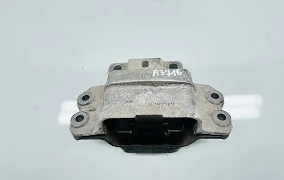 Volkswagen Golf Plus Engine mount bracket 1K0199555