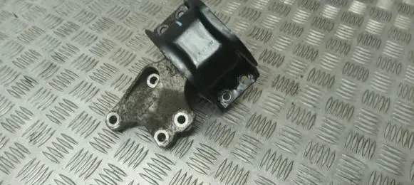 Peugeot 308 Engine mount bracket 9681855180