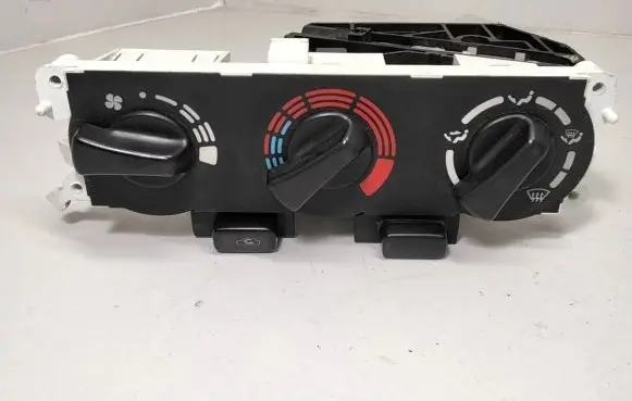 Nissan Primera Climate control unit 7040230732