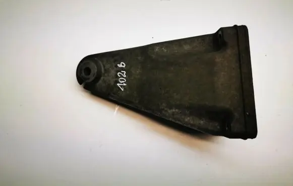 Mercedes-Benz C W204 Engine mounting bracket A6462230704