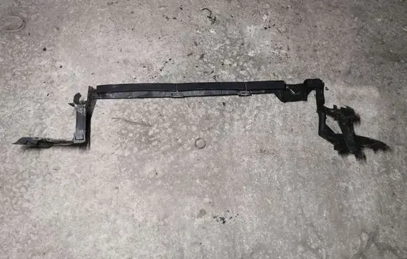 Mercedes-Benz E W211 Intercooler air guide/duct channel A2115050630
