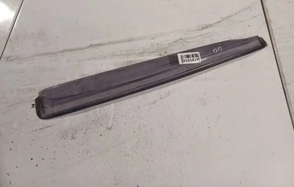 Toyota Yaris Sliding door wind deflector 