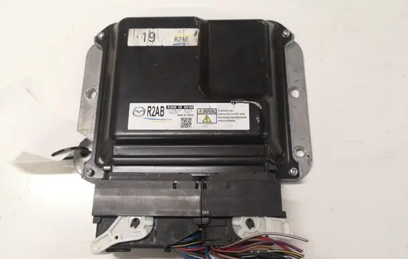 Mazda 6 Engine control unit/module R2AB18881M R2AB 2758009159