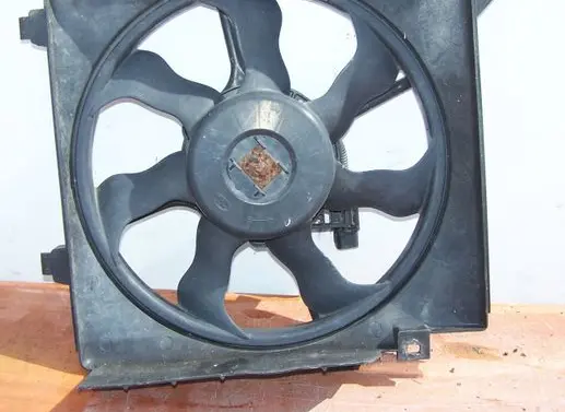 Electric radiator cooling fan