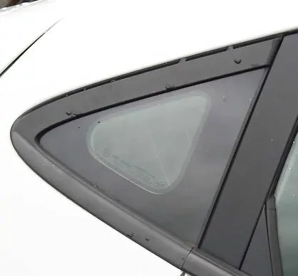 Ford Fiesta Rear vent window glass 