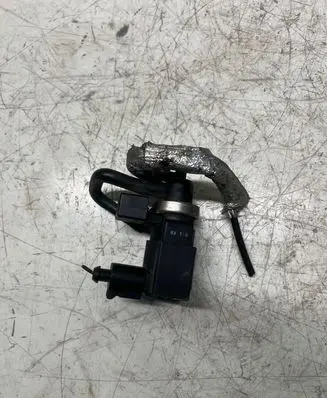 Audi A8 S8 D3 4E Turbo solenoid valve 057906630A