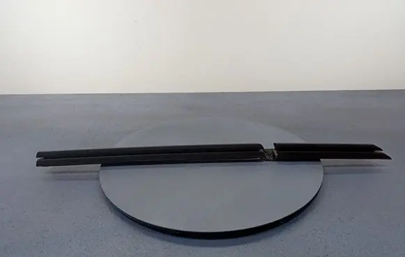 BMW 1 F40 Front door rubber seal 7452370
