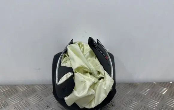 Steering wheel airbag
