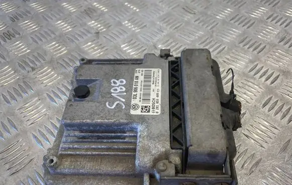 Volkswagen Golf VI Engine control unit/module 03L906018AN 0281016409