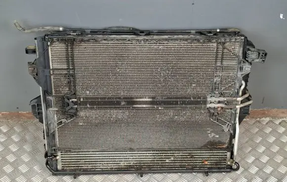 Volkswagen Touareg II Radiator set 7P0121207A 7P0121201J 7P0121203D
