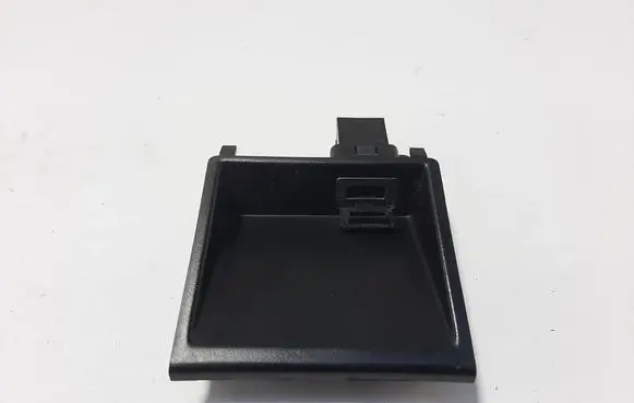 Volvo V40 AUX in-socket connector 31306768 31307313