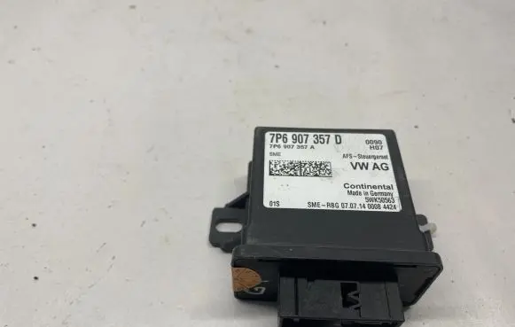 Volkswagen Touareg II Light module LCM 7P6907357D