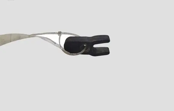 Mercedes-Benz C W204 Fuel Injector clamp holder