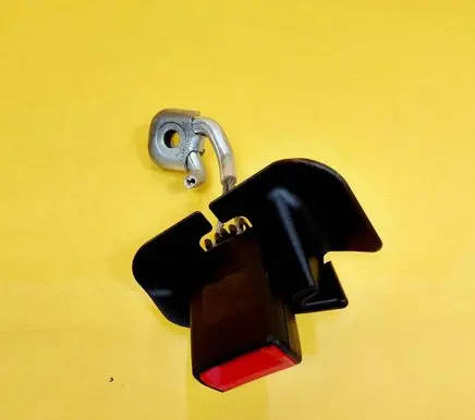Audi A4 S4 B7 8E 8H Rear seatbelt buckle 8E085774001C