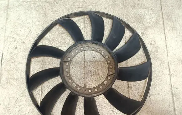 Volkswagen PASSAT B5.5 Fan impeller 058121301B
