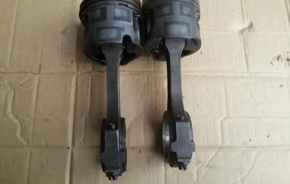 Ford Escort Piston with connecting rod 