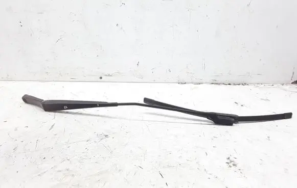Volkswagen Golf V Windshield/front glass wiper blade 