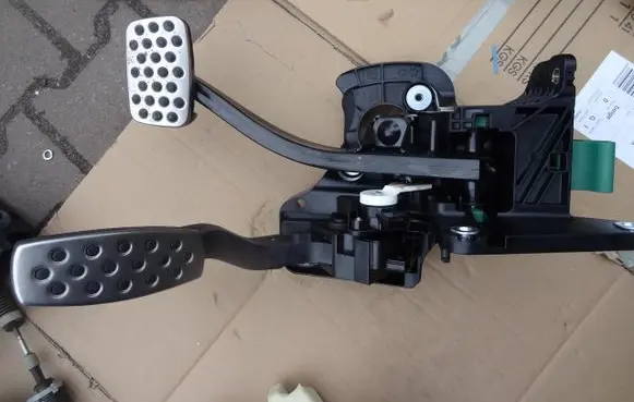 Opel Insignia B Pedal assembly XXXXXXXXXXXXX