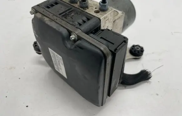 BMW 5 F10 F11 ABS Pump 6797045 0265250339