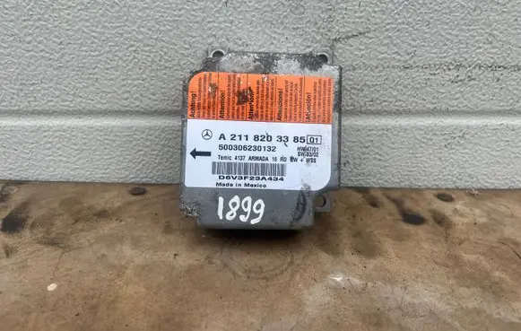 Mercedes-Benz E W211 Airbag control unit/module A2118203385 500306230132 D6V3F23A434