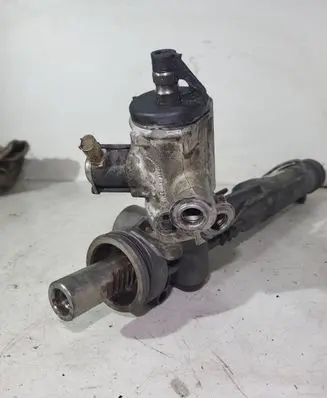 BMW X3 E83 Steering rack 7832498